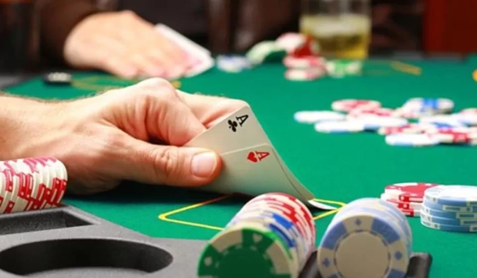 Luật Chơi Poker